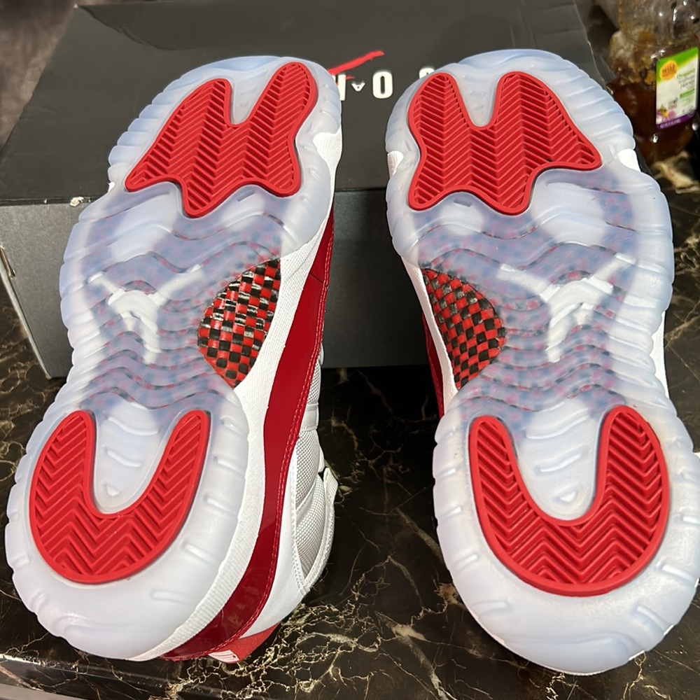 Jordan 11 - Picture 6 of 7